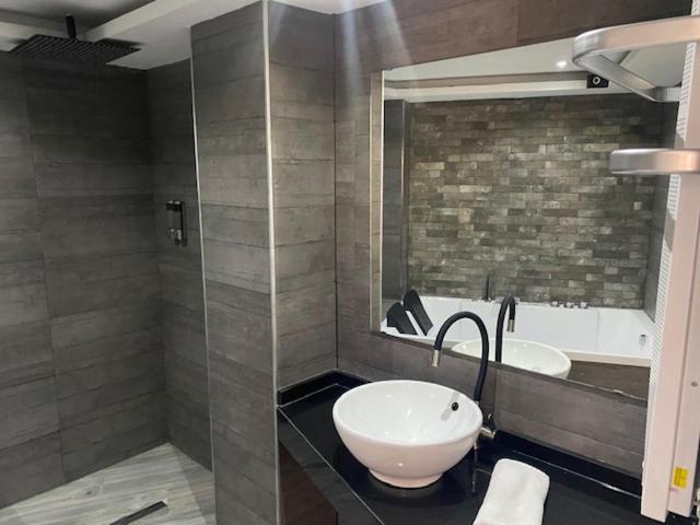 Apartamentos Las 7 Esencias Linares  Dış mekan fotoğraf